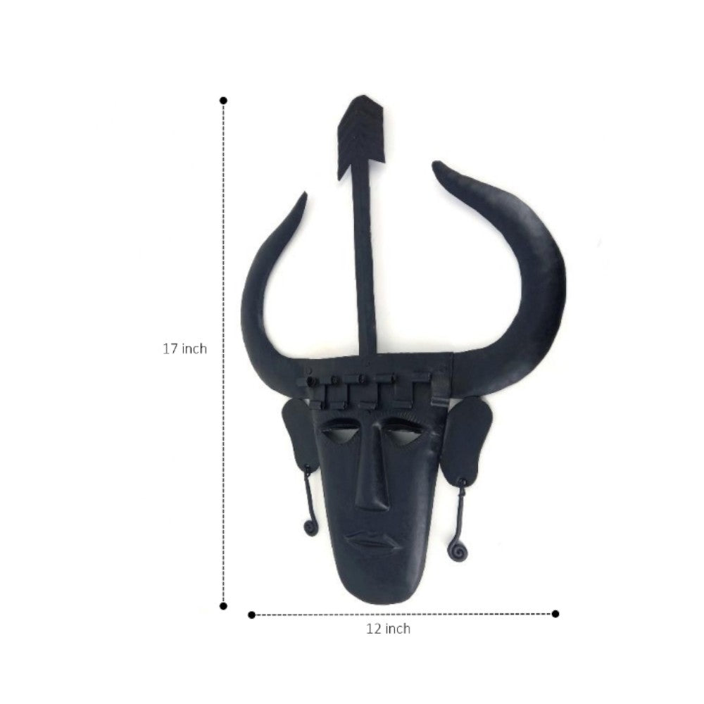 Front view of handmade Madia tribal Bastar iron wall mask showing 17 inch height and 12 inch width with traditional tribal fo